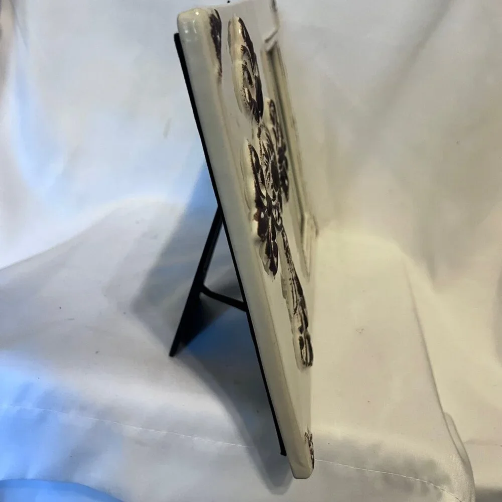 Hobby Lobby-NWT-Rustic Cross Ceramic Picture Frame (4x6) Stand Up/Hang-Cream/Br.
